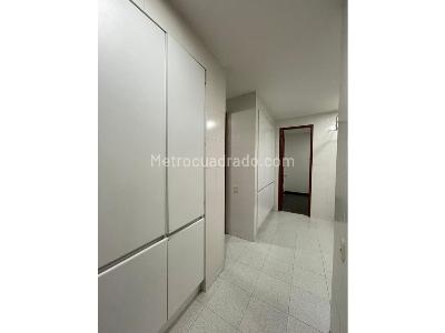 Casa de 5 alcobas en venta en Country Club, Bogotá, 317 m² · foto 11 de 20