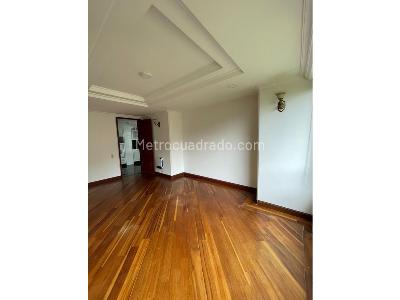Casa de 5 alcobas en venta en Country Club, Bogotá, 317 m² · foto 13 de 20