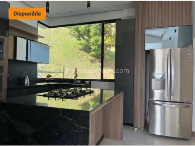 Casa de 3 alcobas en venta en Alto De Palmas, Medellín, 500 m² · foto 2 de 9