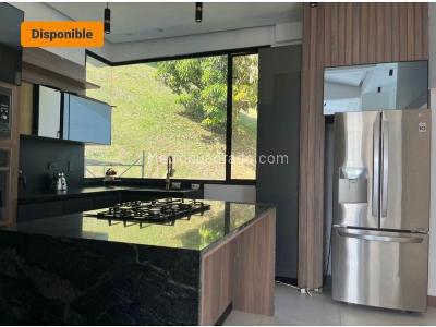 Casa de 3 alcobas en venta en Alto De Palmas, Medellín, 500 m² · foto 3 de 9