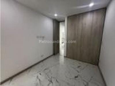 Apartamento de 3 alcobas en venta en El Poblado, Medellín, 88 m² · foto 2 de 11