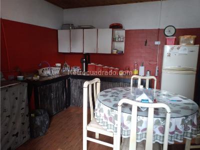 Casa de 5 alcobas en venta en La Francia/ Atardeceres, Manizales, 151 m² · foto 15 de 20