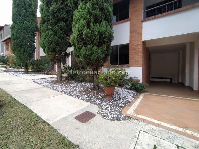Casa de 4 alcobas en venta en Loma De San Jose, Sabaneta, 350 m² · foto 2 de 20