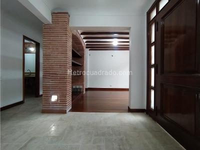 Casa de 4 alcobas en venta en Loma De San Jose, Sabaneta, 350 m² · foto 4 de 20