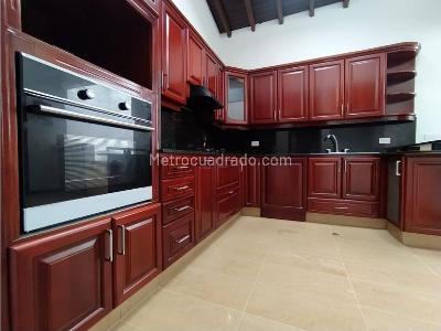 Casa de 4 alcobas en venta en Loma De San Jose, Sabaneta, 350 m² · foto 9 de 20