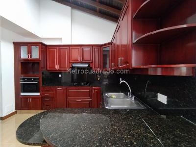 Casa de 4 alcobas en venta en Loma De San Jose, Sabaneta, 350 m² · foto 10 de 20