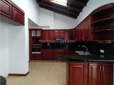 Casa de 4 alcobas en venta en Loma De San Jose, Sabaneta, 350 m² · foto 11 de 20