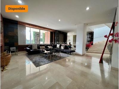 Casa de 5 alcobas en venta en Las Palmas, Medellín, 680 m² · foto 2 de 20