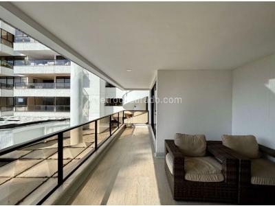Apartamento de 4 alcobas en venta en El Poblado, Medellín, 398 m² · foto 3 de 19