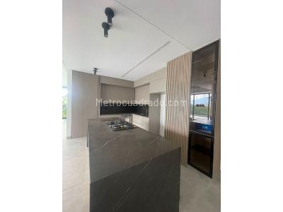 Apartamento de 3 alcobas en venta en El Campestre Poblado, Medellín, 218 m² · foto 5 de 16