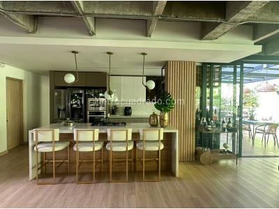 Casa de 3 alcobas en venta en El Poblado, Medellín, 315 m² · foto 3 de 20