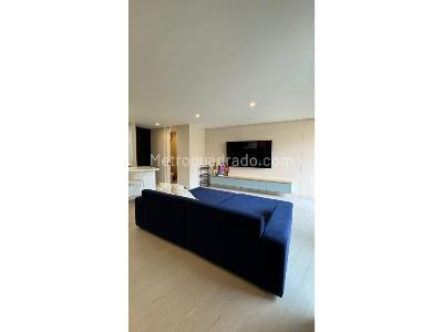 Apartaestudio en venta en El Poblado, Medellín, 88 m² · foto 2 de 19