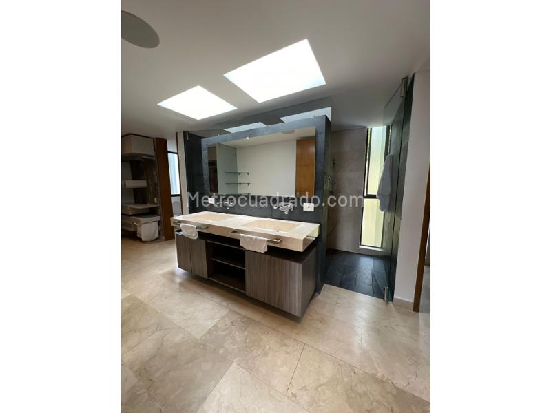 Exclusive 5BR Luxury House in La Calera - 4