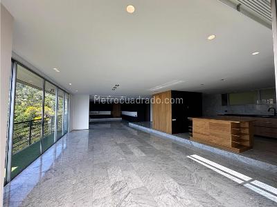 Apartamento en venta en San Lucas Poblado, Medellín · foto 2 de 20