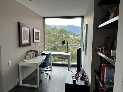 Apartamento de 3 alcobas en venta en San Lucas Envigado, Envigado, 267 m² · foto 10 de 20