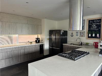 Apartamento de 3 alcobas en venta en San Lucas Envigado, Envigado, 267 m² · foto 12 de 20