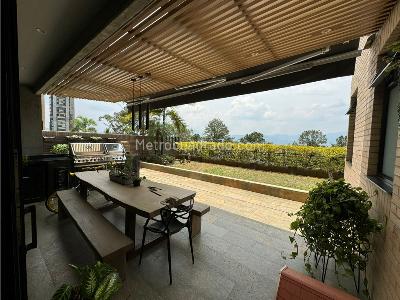 Apartamento de 3 alcobas en venta en Los Balsos Poblado, Medellín, 161 m² · foto 7 de 14