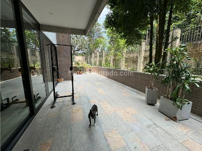 Apartamento de 3 alcobas en venta en Los Balsos Poblado, Medellín, 161 m² · foto 12 de 14