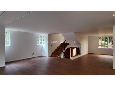 Casa de 3 alcobas en venta en Loma Del Escobero, Envigado, 400 m² · foto 19 de 20