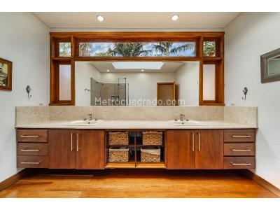 Casa de 4 alcobas en venta en Alto Las Palmas, Envigado, 467 m² · foto 4 de 17
