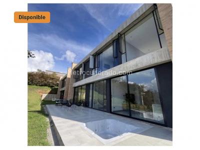 Casa de 4 alcobas en venta en Alto Las Palmas, Envigado, 350 m² · foto 2 de 13