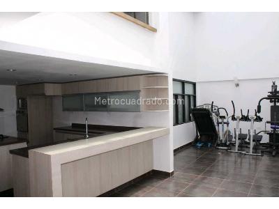 Casa de 4 alcobas en venta en Arboleda Alta, Manizales, 382 m² · foto 2 de 15