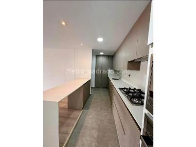 Apartamento de 3 alcobas en venta en San Lucas Envigado, Envigado, 128 m² · foto 2 de 20