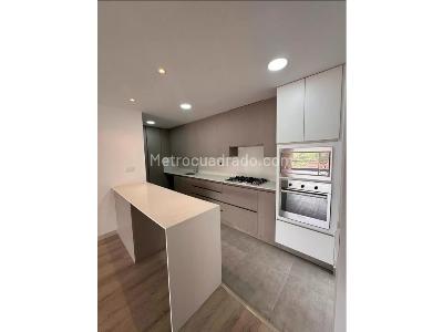 Apartamento de 3 alcobas en venta en San Lucas Envigado, Envigado, 128 m² · foto 3 de 20