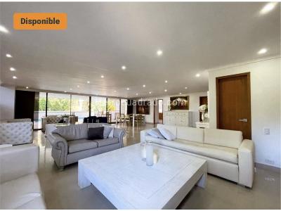 Apartamento de 5 alcobas en venta en Loma Los Gonzales Poblado, Medellín, 477 m² · foto 2 de 20