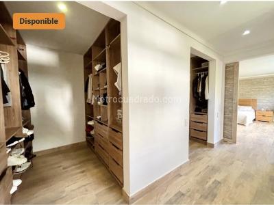 Apartamento de 5 alcobas en venta en Loma Los Gonzales Poblado, Medellín, 477 m² · foto 16 de 20