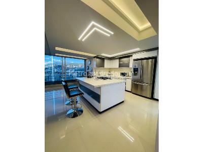 Apartamento de 2 alcobas en venta en El Poblado, Medellín, 170 m² · foto 3 de 16