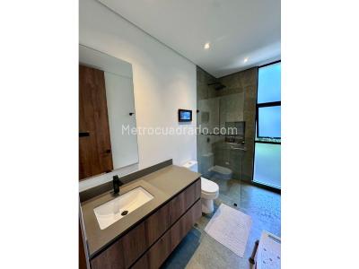 Apartamento de 3 alcobas en venta en El Poblado, Medellín, 250 m² · foto 16 de 18