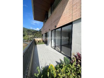 Apartamento de 2 alcobas en venta en El Poblado, Medellín, 100 m² · foto 3 de 9