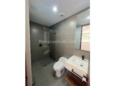 Apartamento de 2 alcobas en venta en El Poblado, Medellín, 100 m² · foto 6 de 9