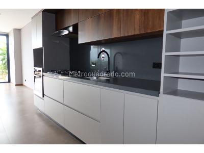 Apartamento de 1 alcoba en venta en El Poblado, Medellín, 89 m² · foto 2 de 16