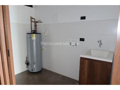 Apartamento de 1 alcoba en venta en El Poblado, Medellín, 89 m² · foto 13 de 16