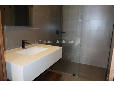 Apartamento de 1 alcoba en venta en El Poblado, Medellín, 89 m² · foto 15 de 16
