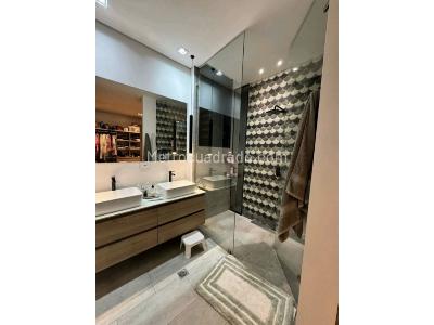 Apartamento de 4 alcobas en venta en El Poblado, Medellín, 250 m² · foto 7 de 16