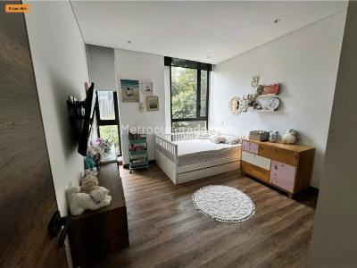 Apartamento de 4 alcobas en venta en El Poblado, Medellín, 250 m² · foto 9 de 16