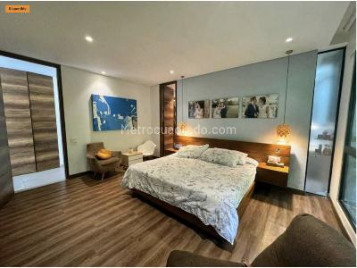 Apartamento de 4 alcobas en venta en El Poblado, Medellín, 250 m² · foto 15 de 16