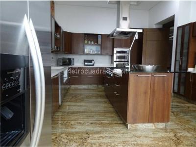 Casa de 5 alcobas en venta en Loma Del Escobero, Envigado · foto 10 de 20