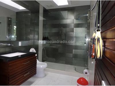 Casa de 5 alcobas en venta en Loma Del Escobero, Envigado · foto 13 de 20