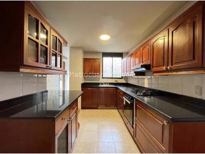 Apartamento de 3 alcobas en venta en El Poblado, Medellín, 210 m² · foto 4 de 20