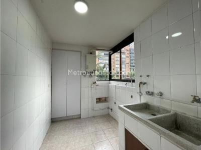Apartamento de 3 alcobas en venta en El Poblado, Medellín, 210 m² · foto 15 de 20