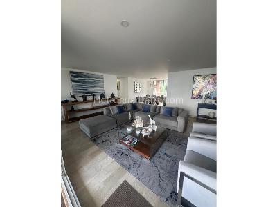 Apartamento en venta en El Poblado, Medellín · foto 2 de 20