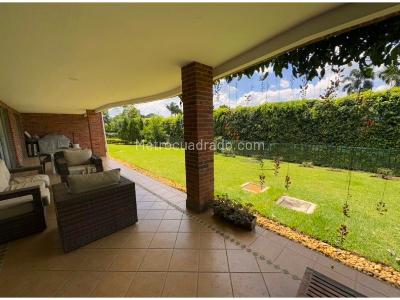 Casa de 5 alcobas en venta en El Tesoro, Medellín, 700 m² · foto 3 de 20