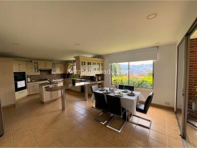 Casa de 5 alcobas en venta en El Tesoro, Medellín, 700 m² · foto 7 de 20