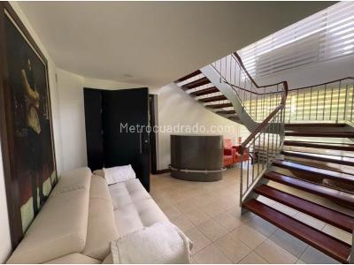 Casa de 5 alcobas en venta en El Tesoro, Medellín, 700 m² · foto 16 de 20