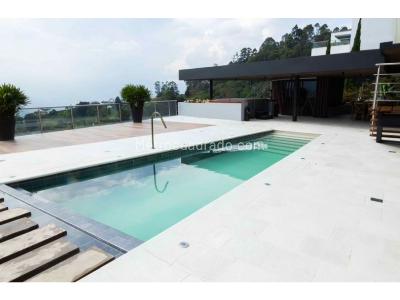 Casa de 5 alcobas en venta en Las Palmas, Medellín, 1150 m² · foto 2 de 17
