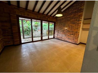 Casa de 4 alcobas en venta en Loma De Las Brujas, Envigado, 280 m² · foto 4 de 18